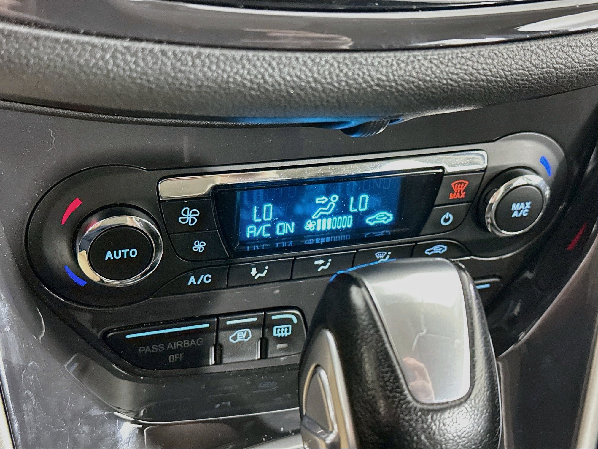 Used 2013 Ford C-MAX Energi SEL FWD image 23