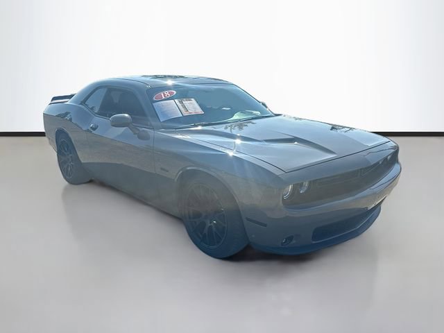 Used 2018 Dodge Challenger R/T w/ Driver Convenience Group RWD image 3