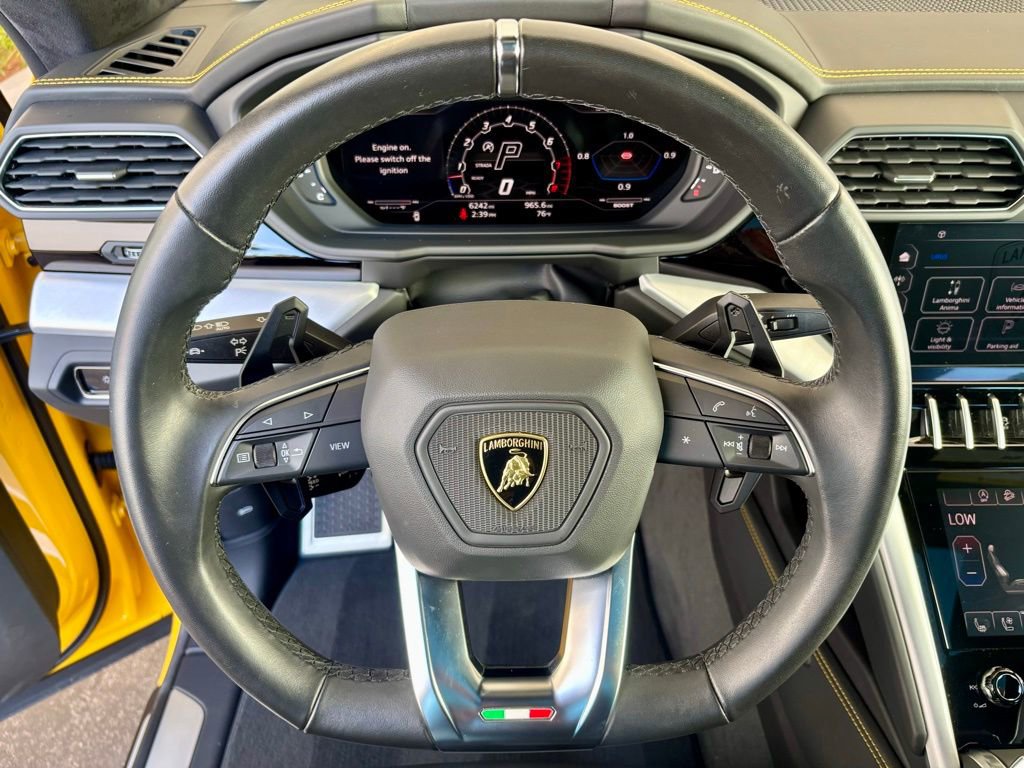 Used 2022 Lamborghini Urus image 13