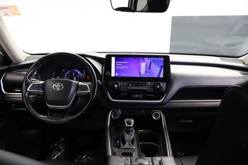 Used 2024 Toyota Grand Highlander AWD Hybrid image 26
