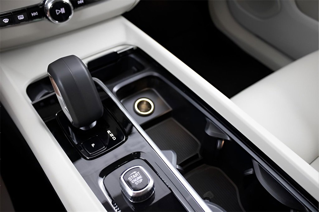 Certified 2025 Volvo XC60 T8 Core w/ Protection Package Premier image 26