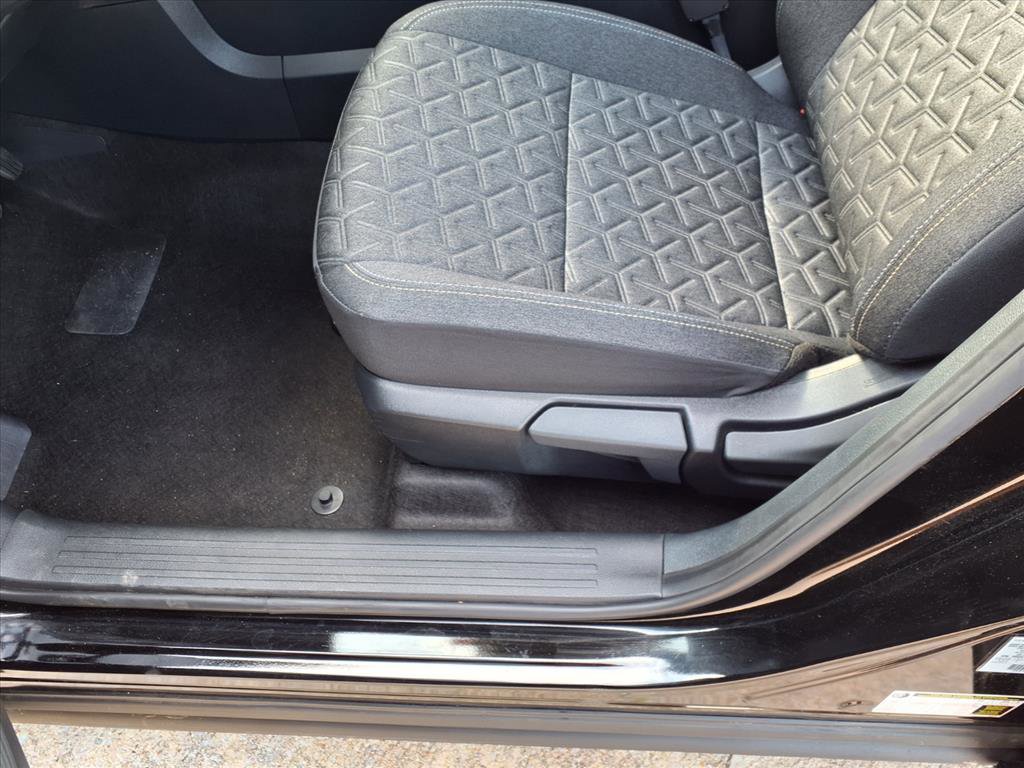 Certified 2025 Nissan Kicks SV AWD/4WD image 12