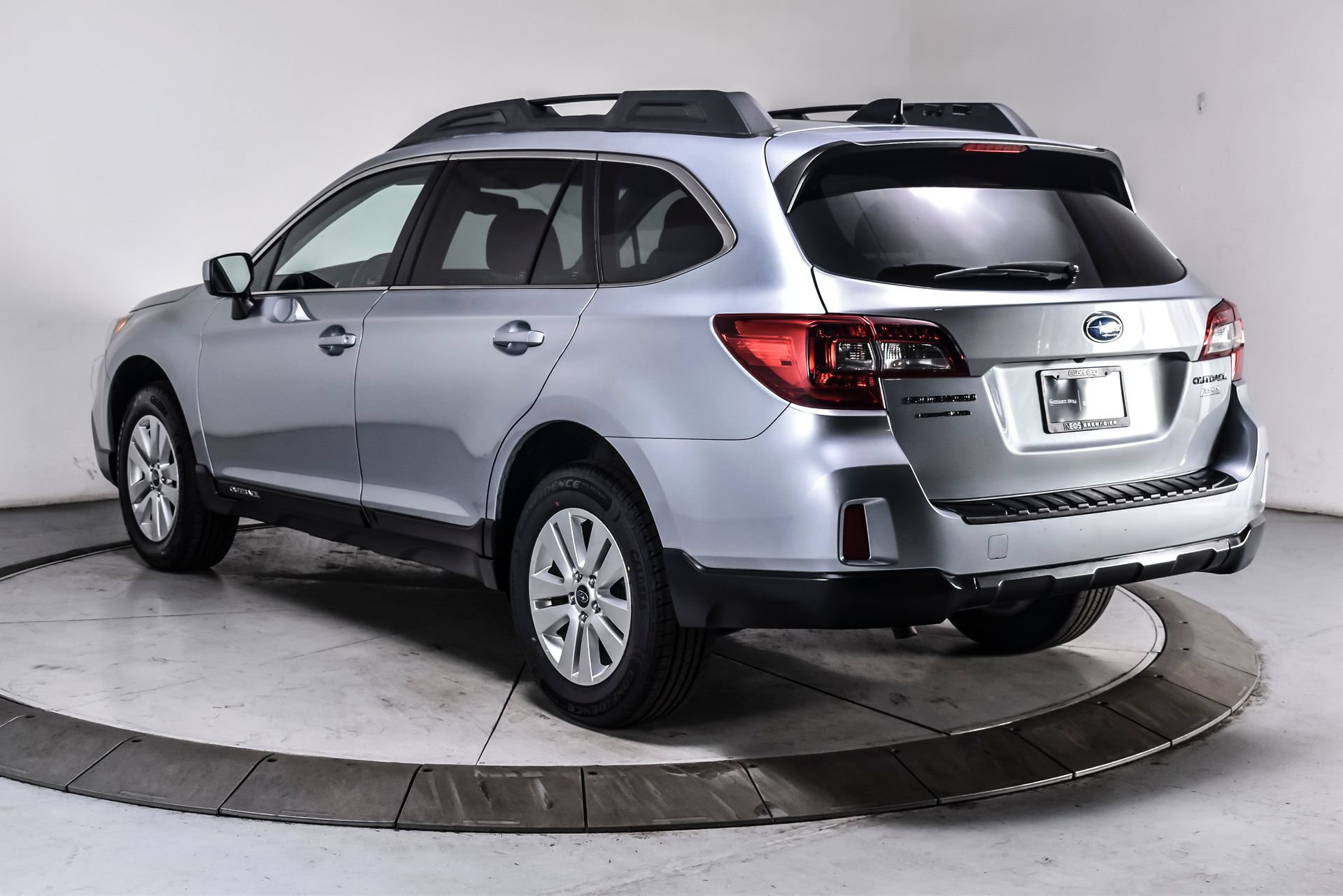 Used 2016 Subaru Outback 2.5i Premium AWD/4WD image 4