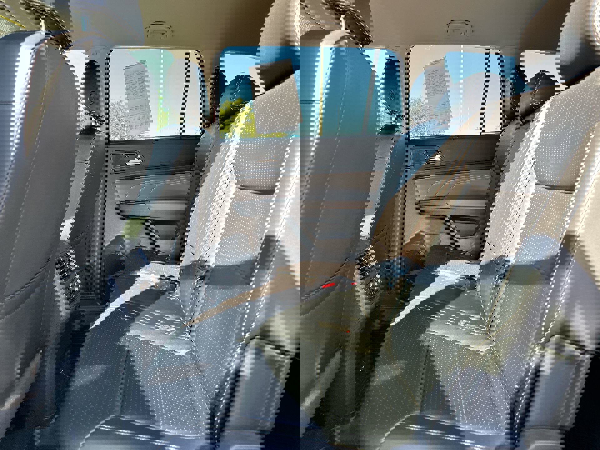 Used 2022 Volkswagen Atlas SE image 16