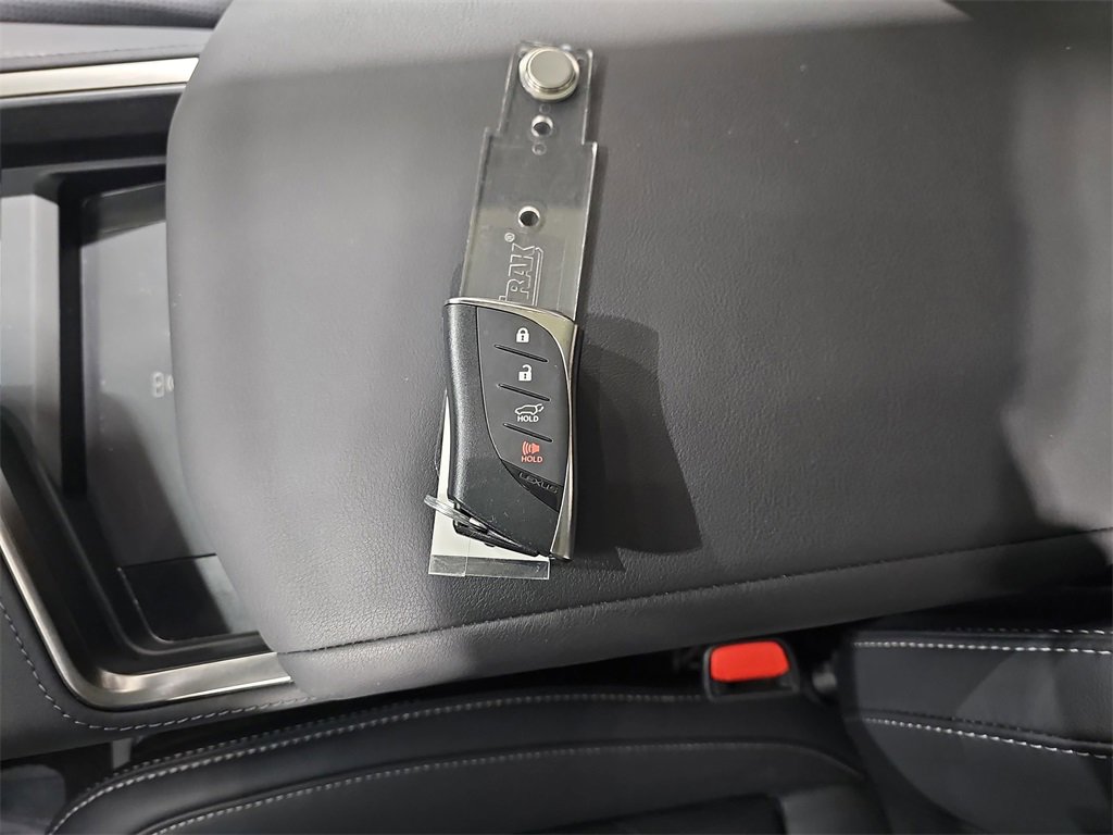 Used 2024 Lexus GX 550 image 38