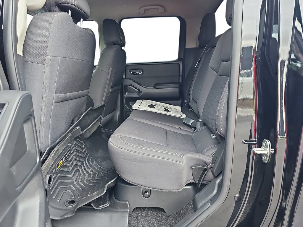 Used 2022 Nissan Frontier SV w/ Technology Package RWD image 14