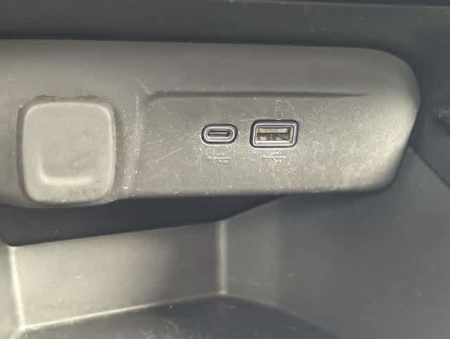 Used 2025 Chevrolet Trax LT FWD image 30