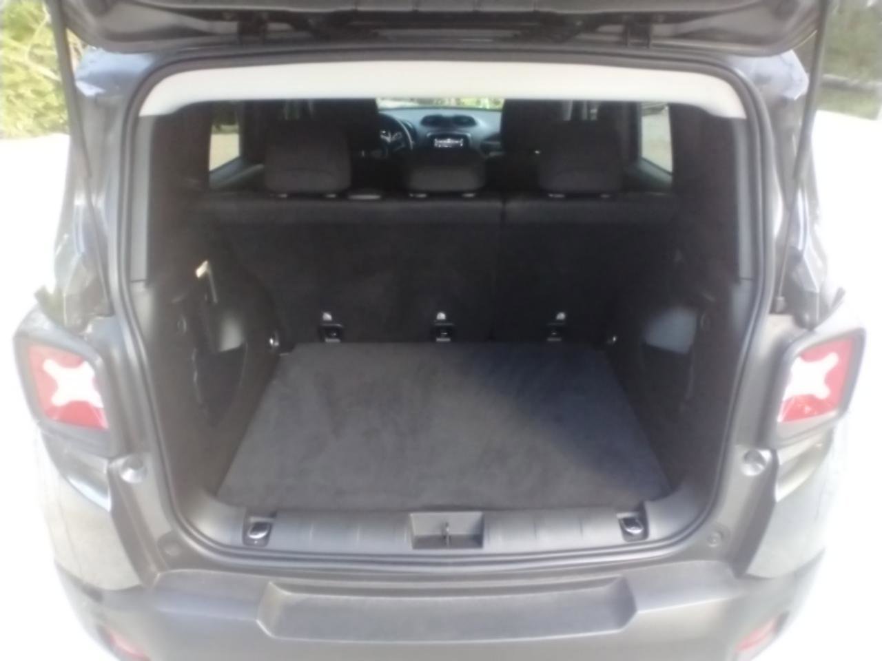 Used 2020 Jeep Renegade Latitude image 13