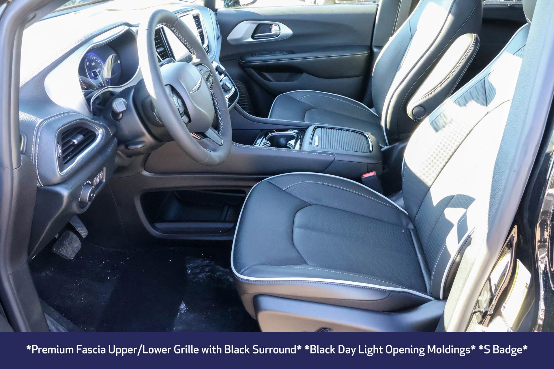 New 2026 Chrysler Pacifica Limited w/ S Appearance Package AWD/4WD image 5