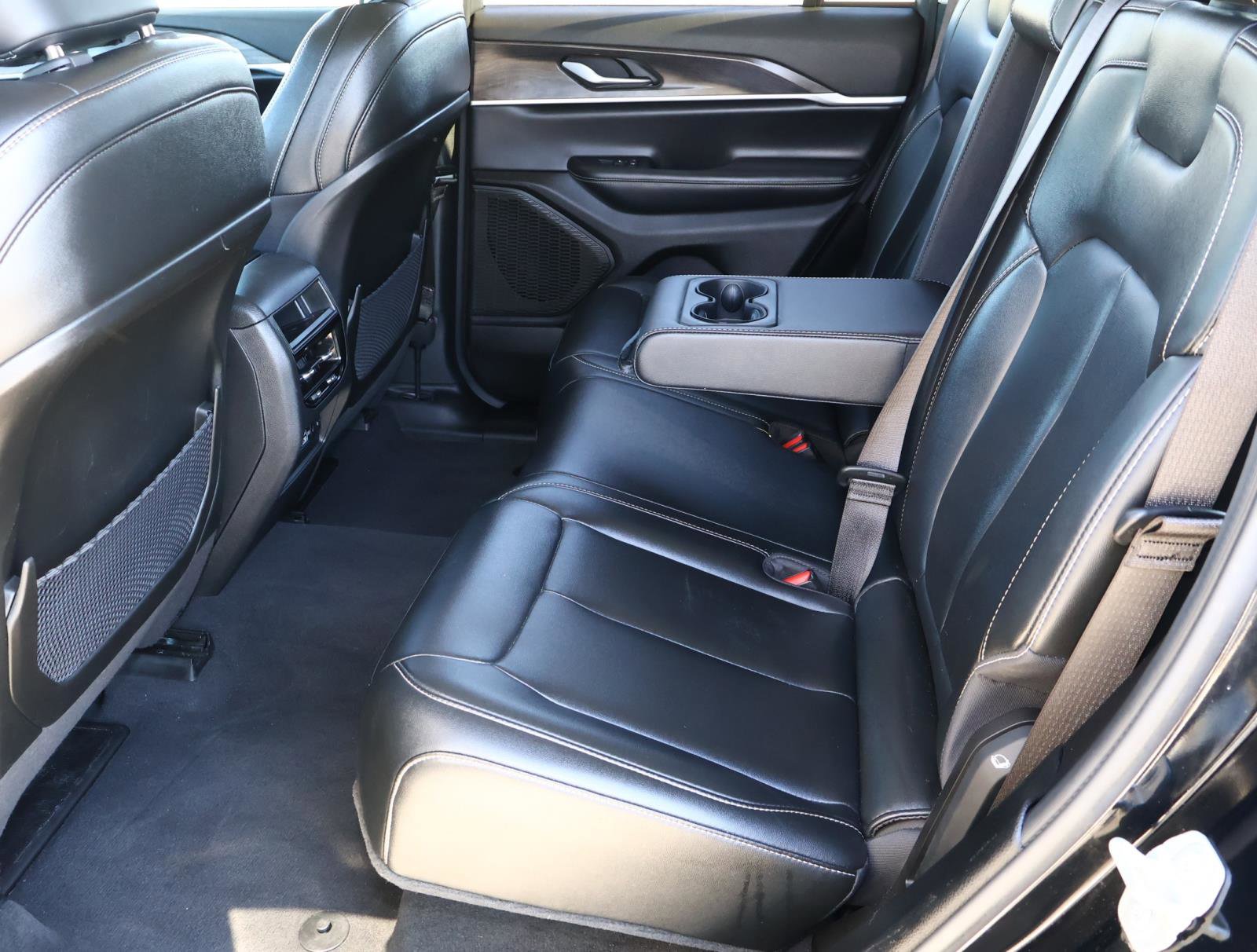 Used 2024 Jeep Grand Cherokee Limited image 21