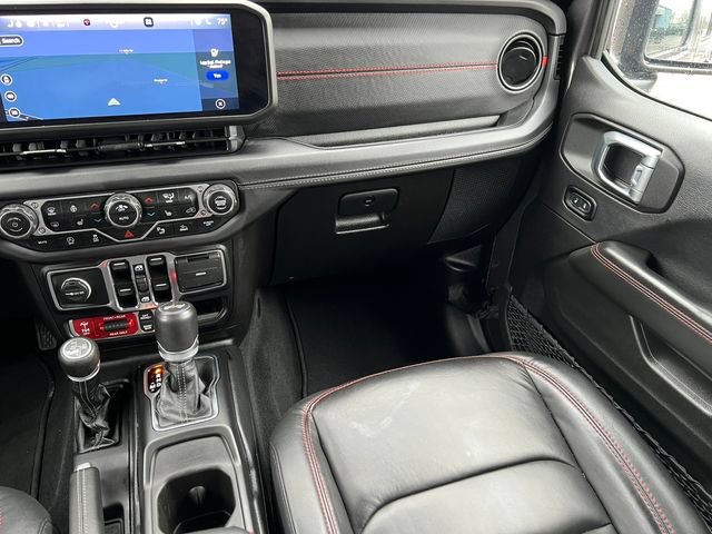 Used 2025 Jeep Wrangler Unlimited Rubicon AWD/4WD image 32