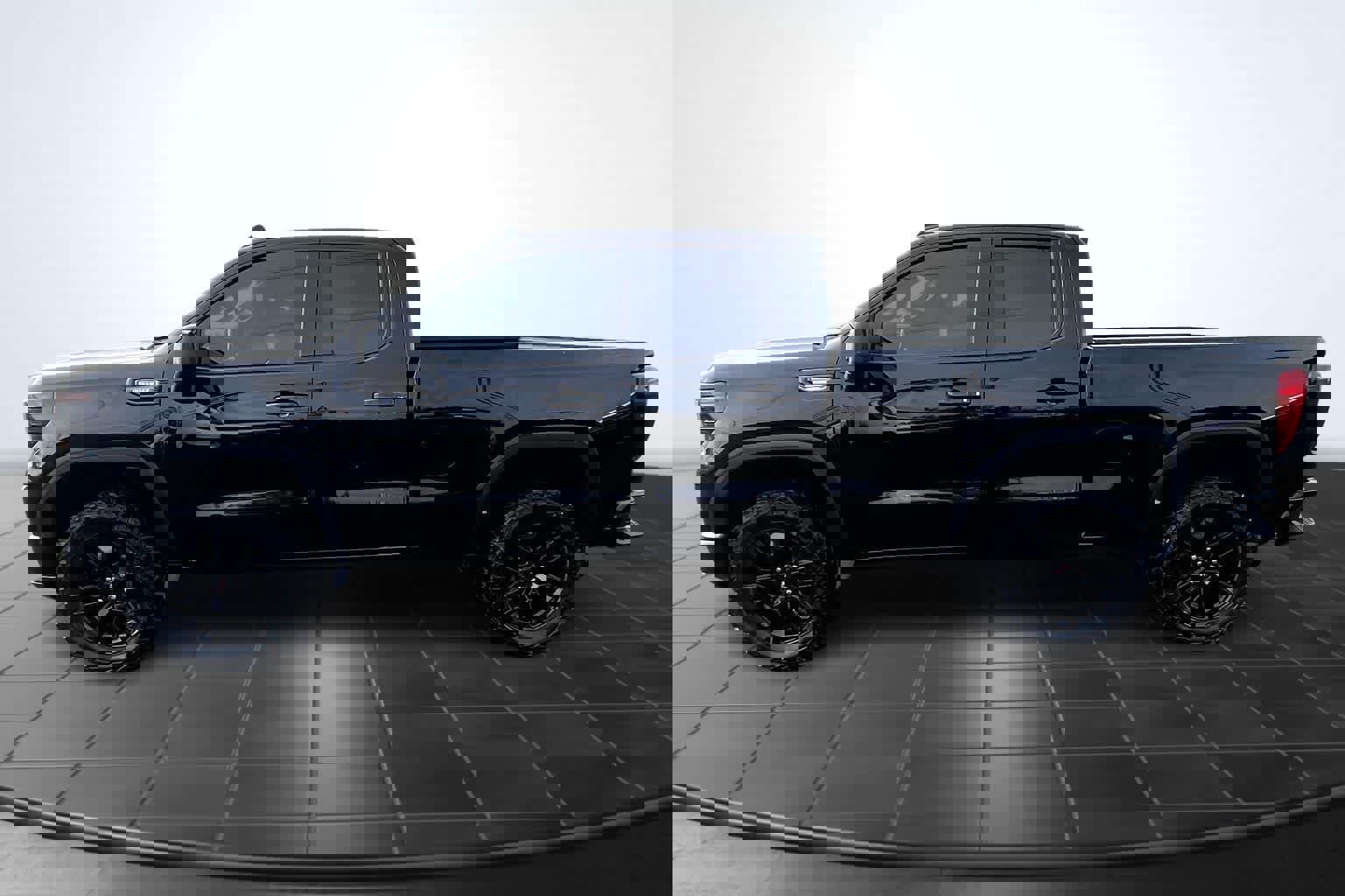 Used 2024 GMC Sierra 1500 Elevation image 3