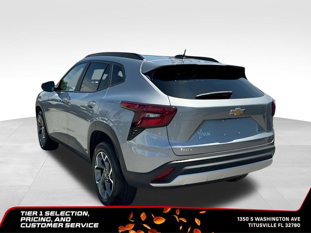 Used 2025 Chevrolet Trax LT w/ LT Convenience Package FWD image 5