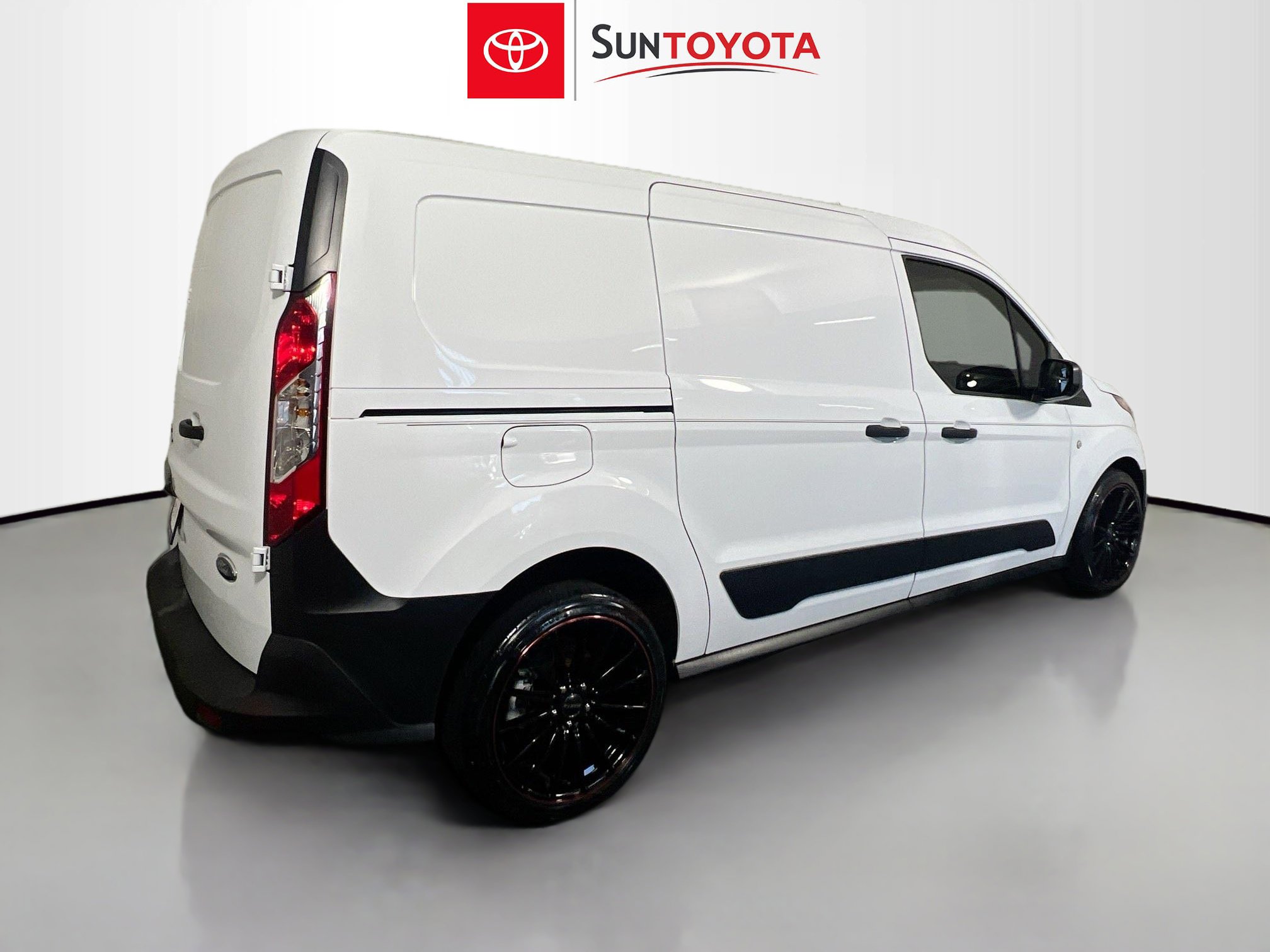 Used 2023 Ford Transit Connect XL image 4