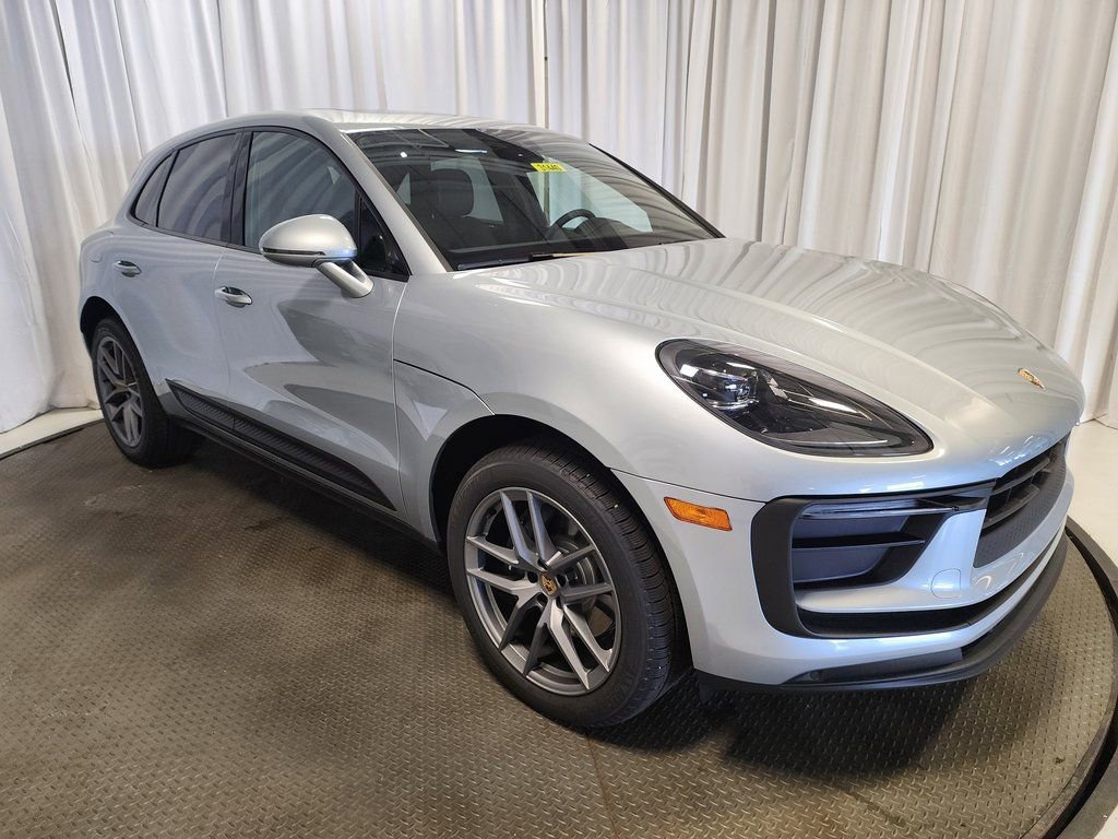 Certified 2025 Porsche Macan image 29