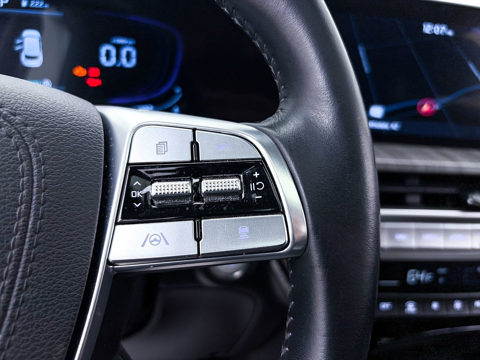 Used 2025 Kia Telluride EX w/ EX Captain's Chair Package image 34