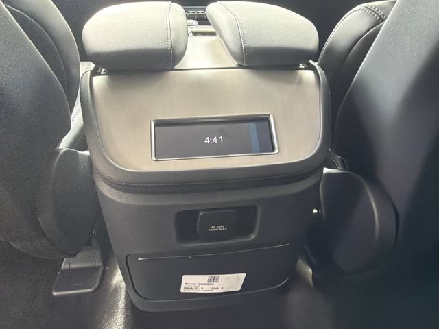 New 2027 Lincoln Navigator Premiere RWD image 21