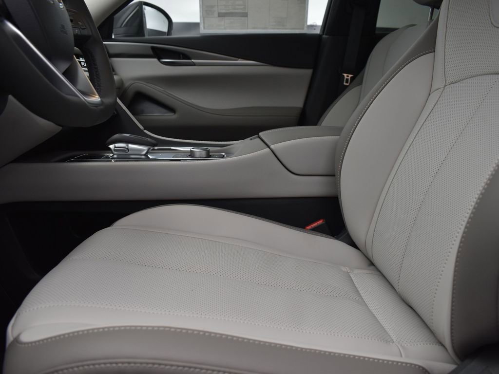 Used 2026 INFINITI QX60 Pure w/ Cargo Package FWD image 13