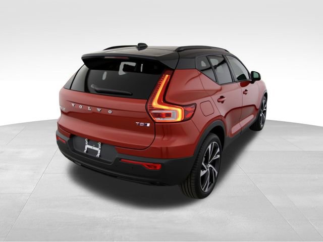 Used 2021 Volvo XC40 T5 R-Design w/ Advanced Package image 11
