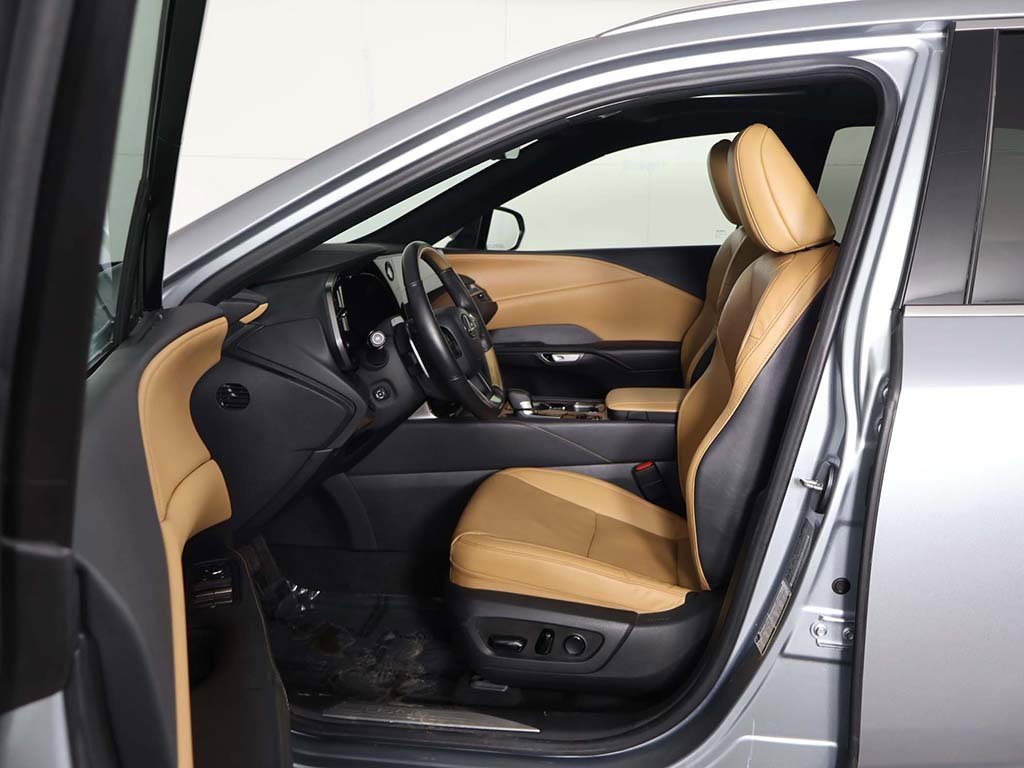 Used 2024 Lexus RX 350 w/ Convenience Package image 32