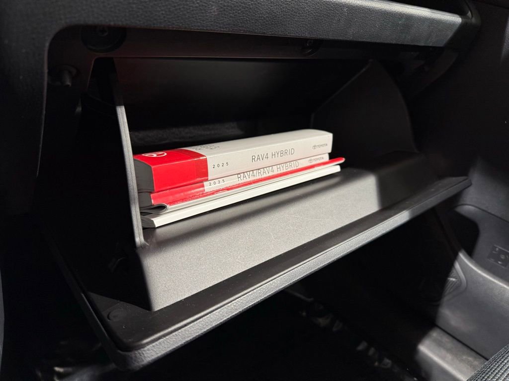 Certified 2025 Toyota RAV4 LE image 28