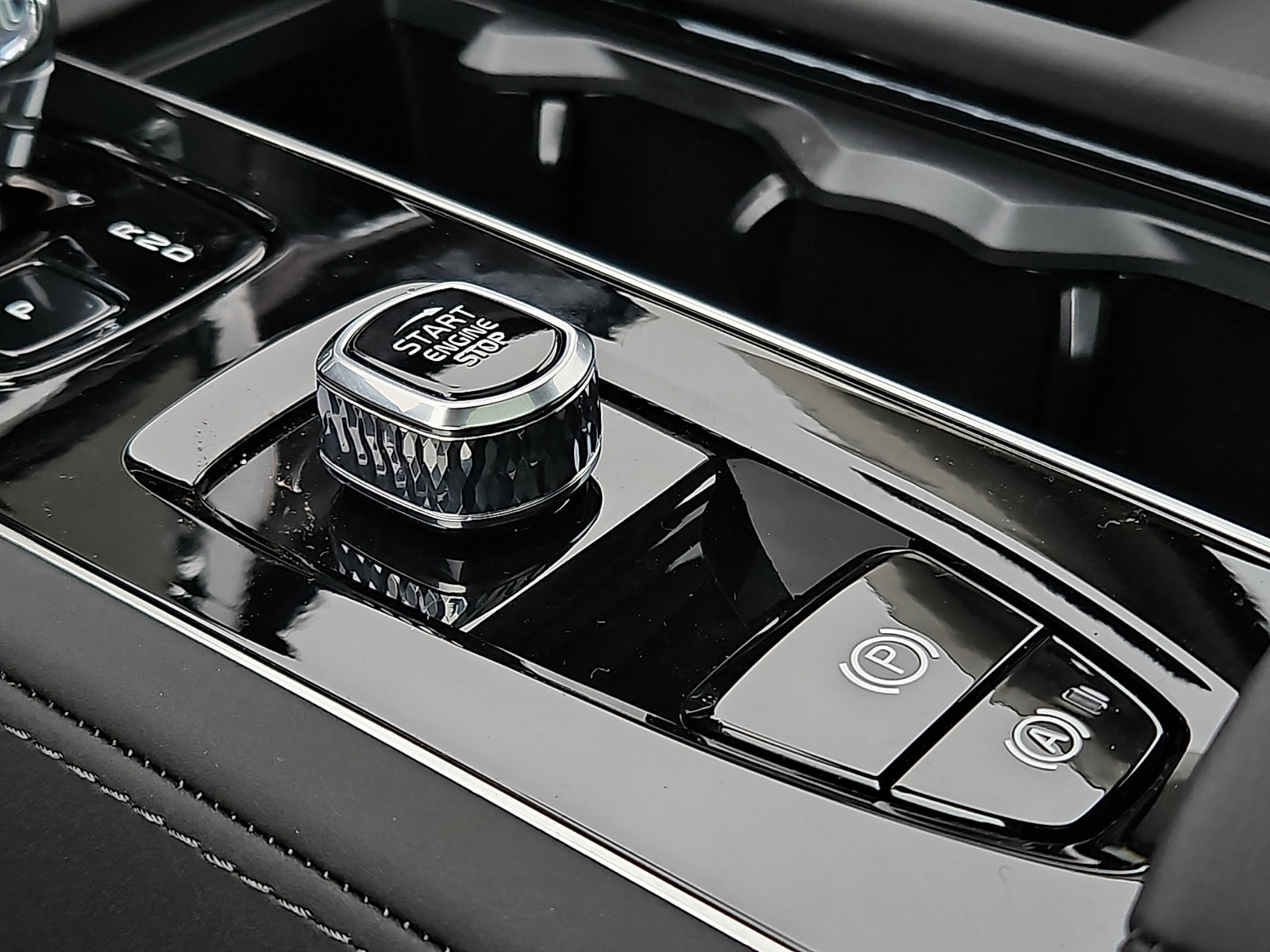 New 2026 Volvo XC90 T8 Ultra w/ Protection Package Premier image 19