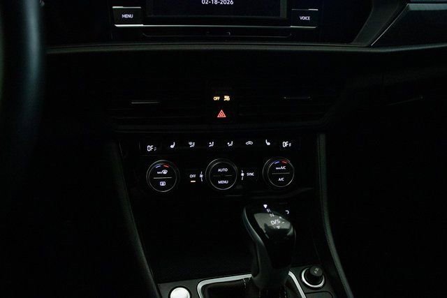 Used 2024 Volkswagen Jetta SE image 30