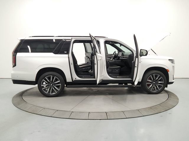 Used 2021 Cadillac Escalade ESV Sport w/ Driver Assist Tech Package AWD/4WD image 16