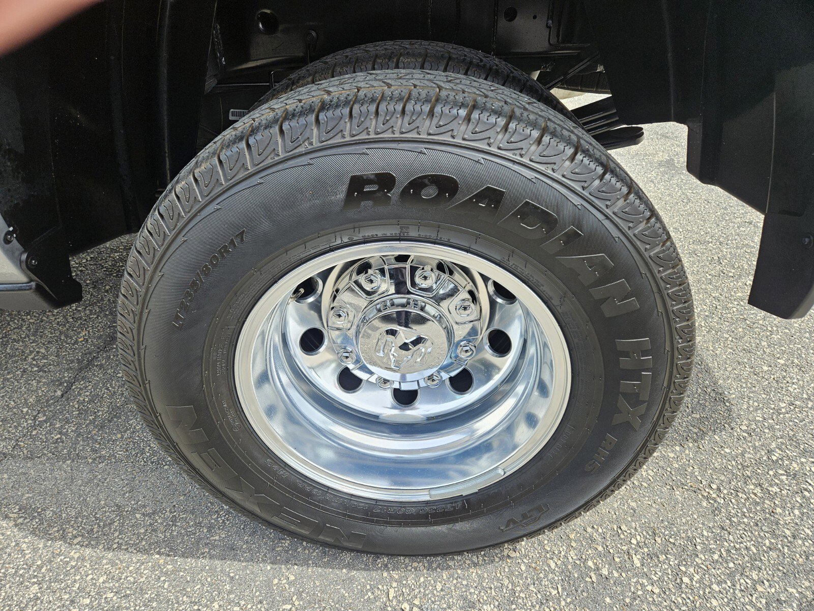 Used 2024 RAM 3500 Laramie image 12