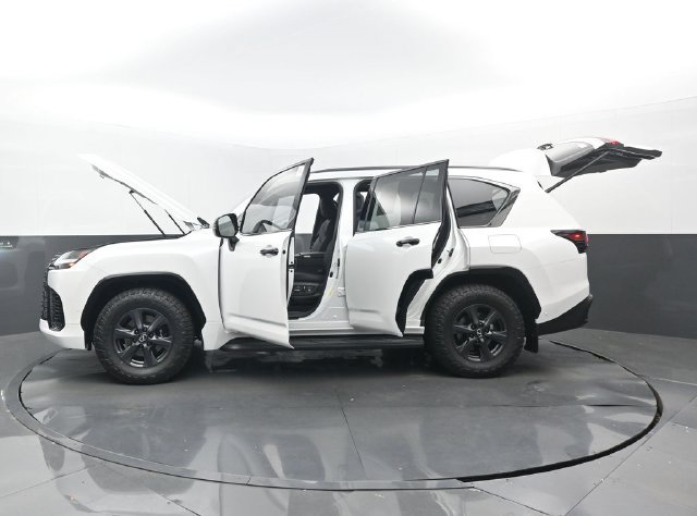 Used 2025 Lexus LX 700h Overtrail AWD/4WD image 34