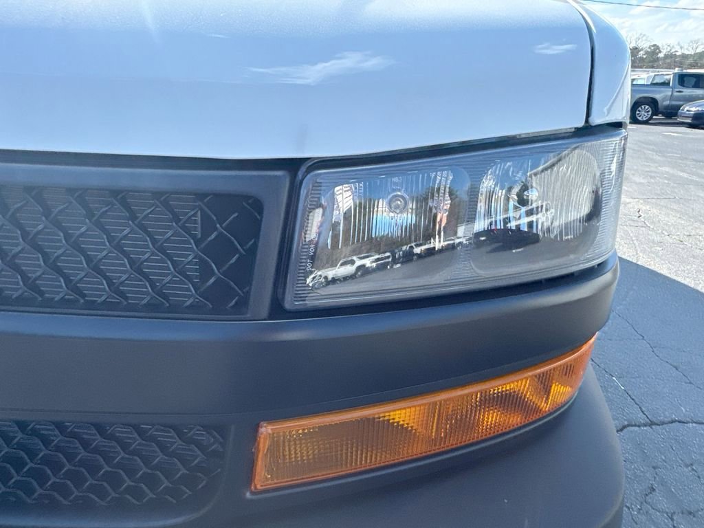 New 2026 Chevrolet Express 2500 image 10