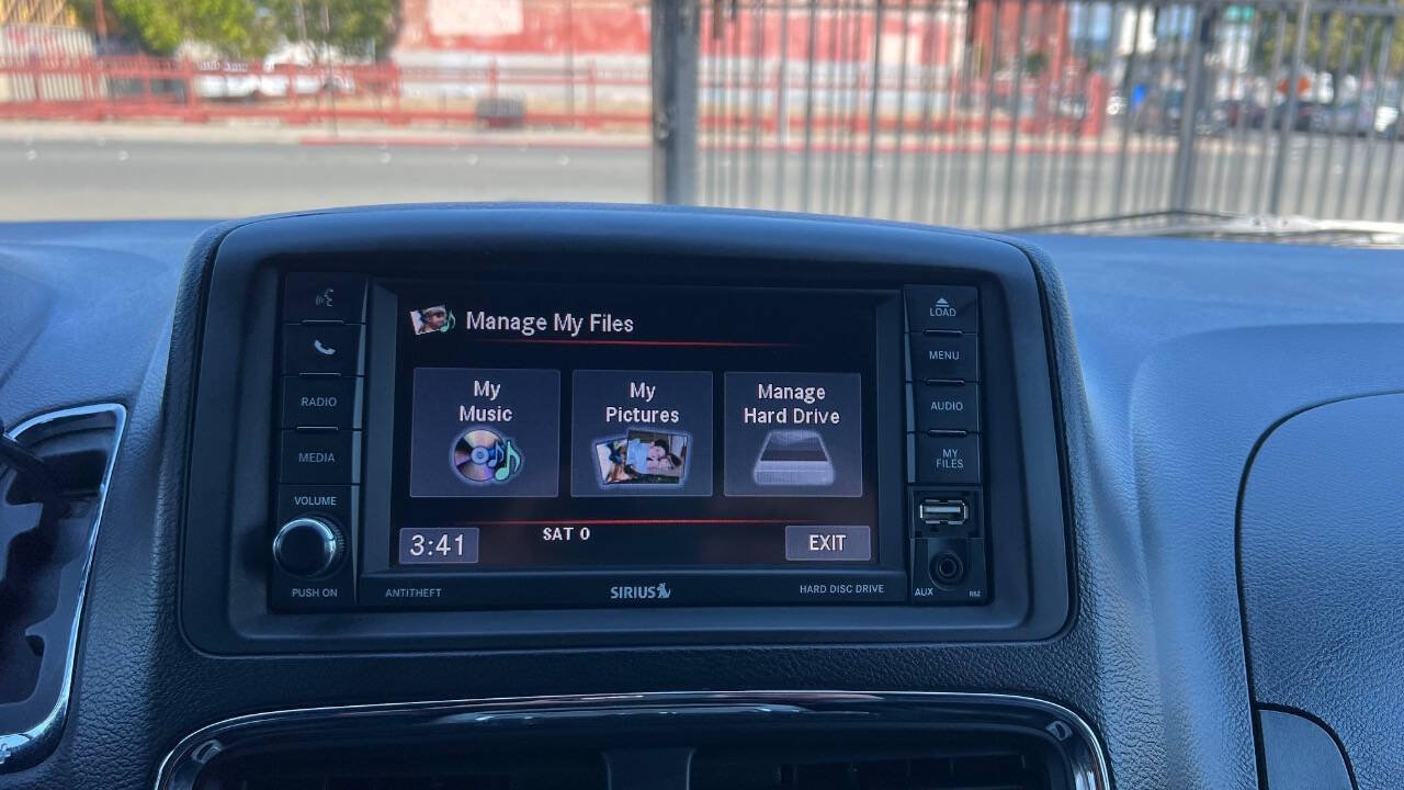 Used 2017 Dodge Grand Caravan SXT FWD image 14
