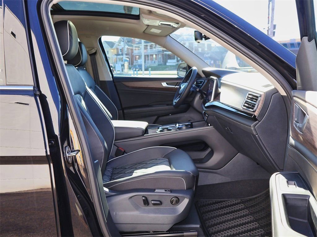 New 2026 Volkswagen Atlas SEL Premium R-Line image 32