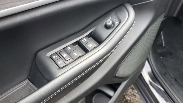 Certified 2023 Jeep Grand Cherokee L Limited w/ Luxury Tech Group II image 10