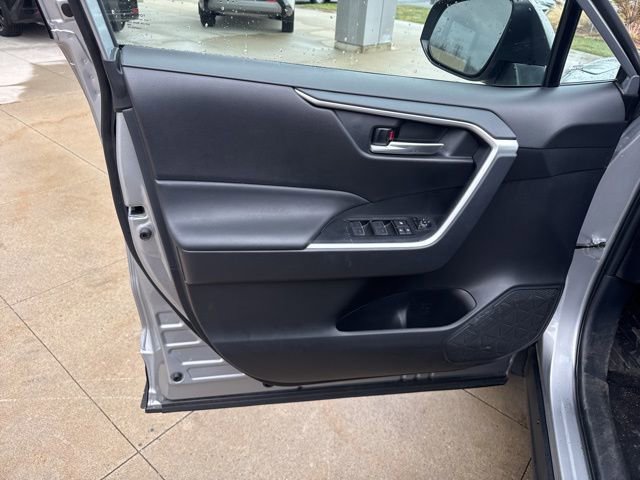 Used 2025 Toyota RAV4 XLE image 23
