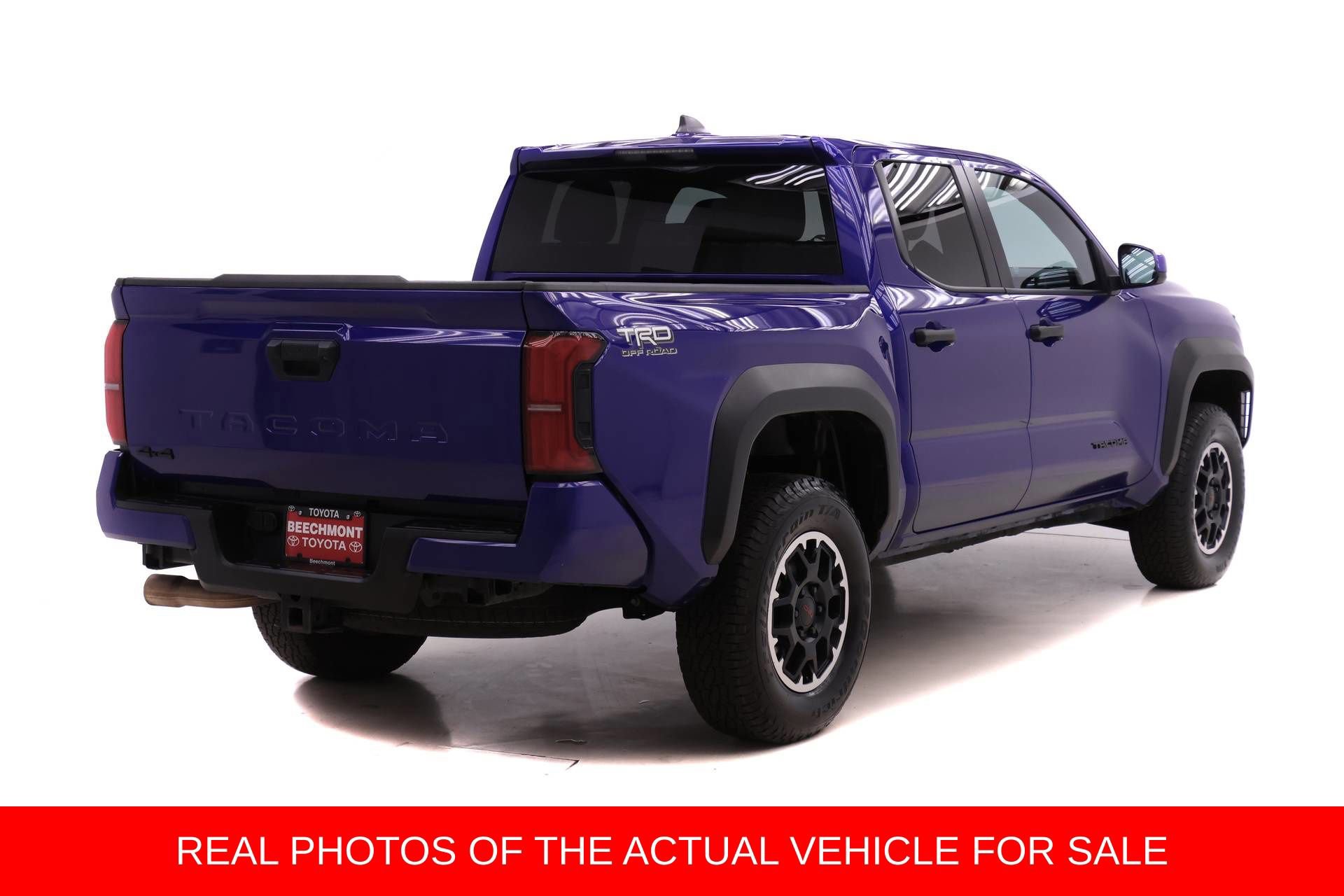 Used 2024 Toyota Tacoma SR5 image 2