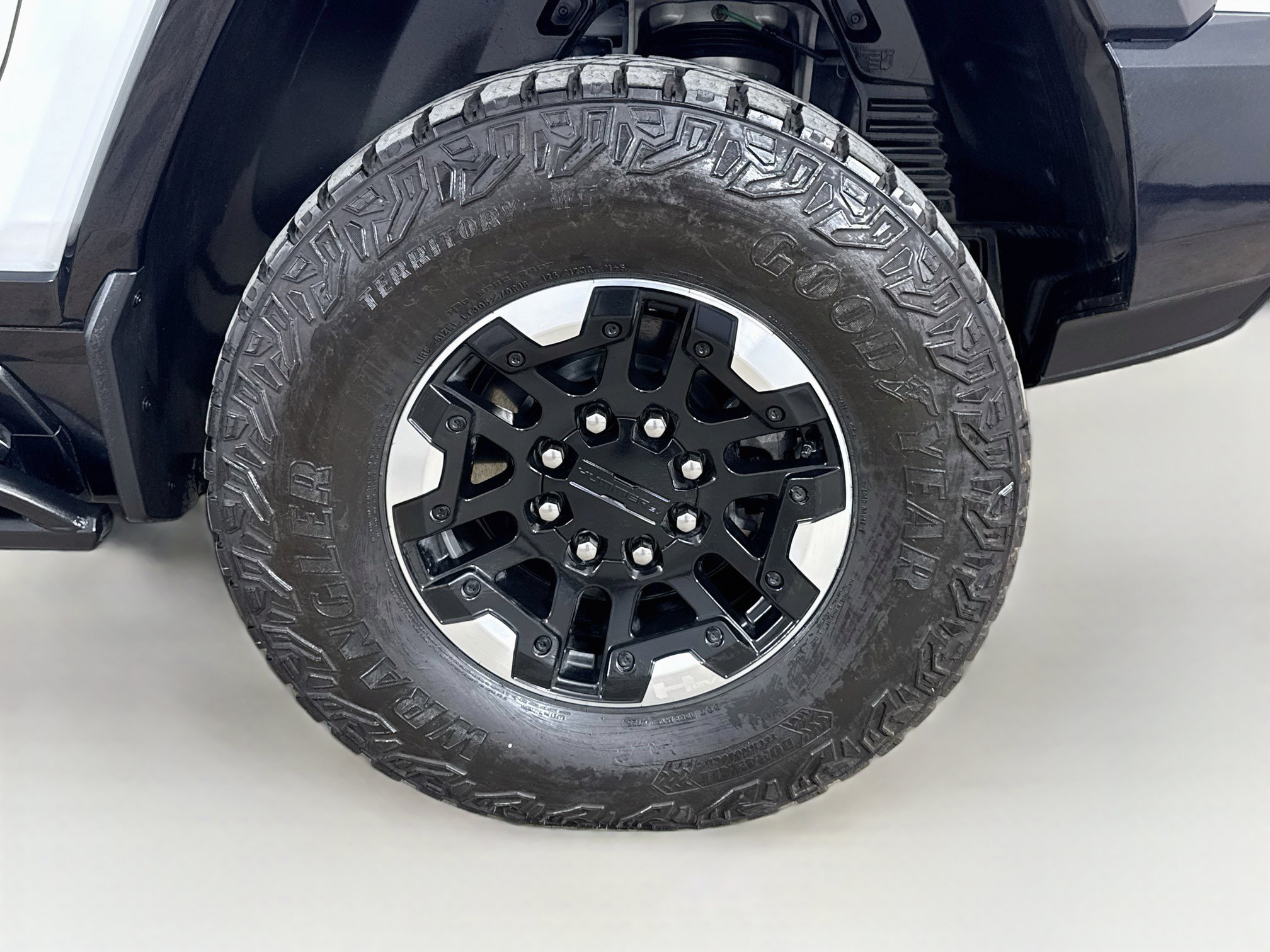 Used 2024 GMC Hummer EV 2X w/ Extreme Off-Road Package AWD/4WD image 33