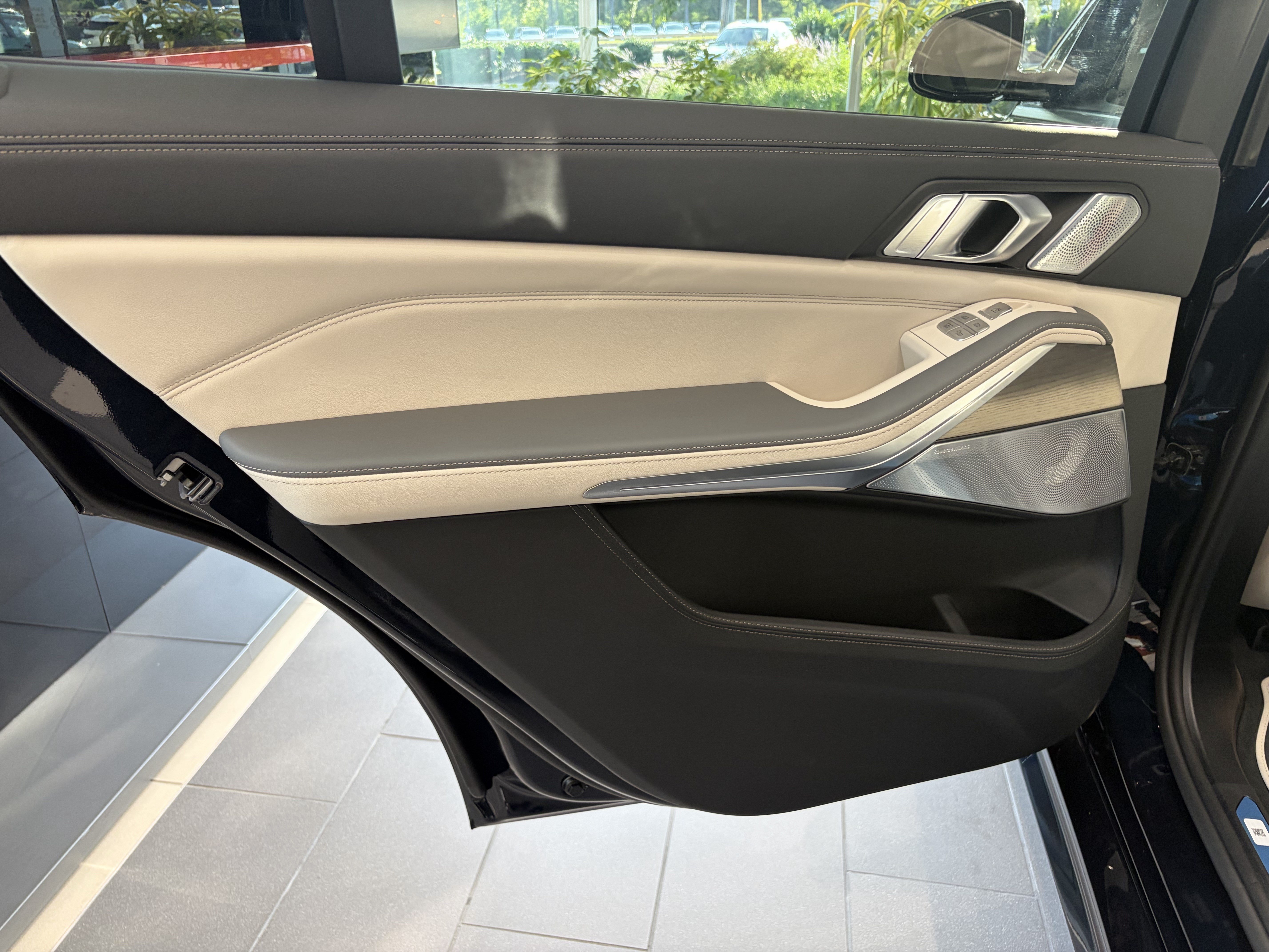 New 2026 BMW ALPINA XB7 AWD/4WD image 13