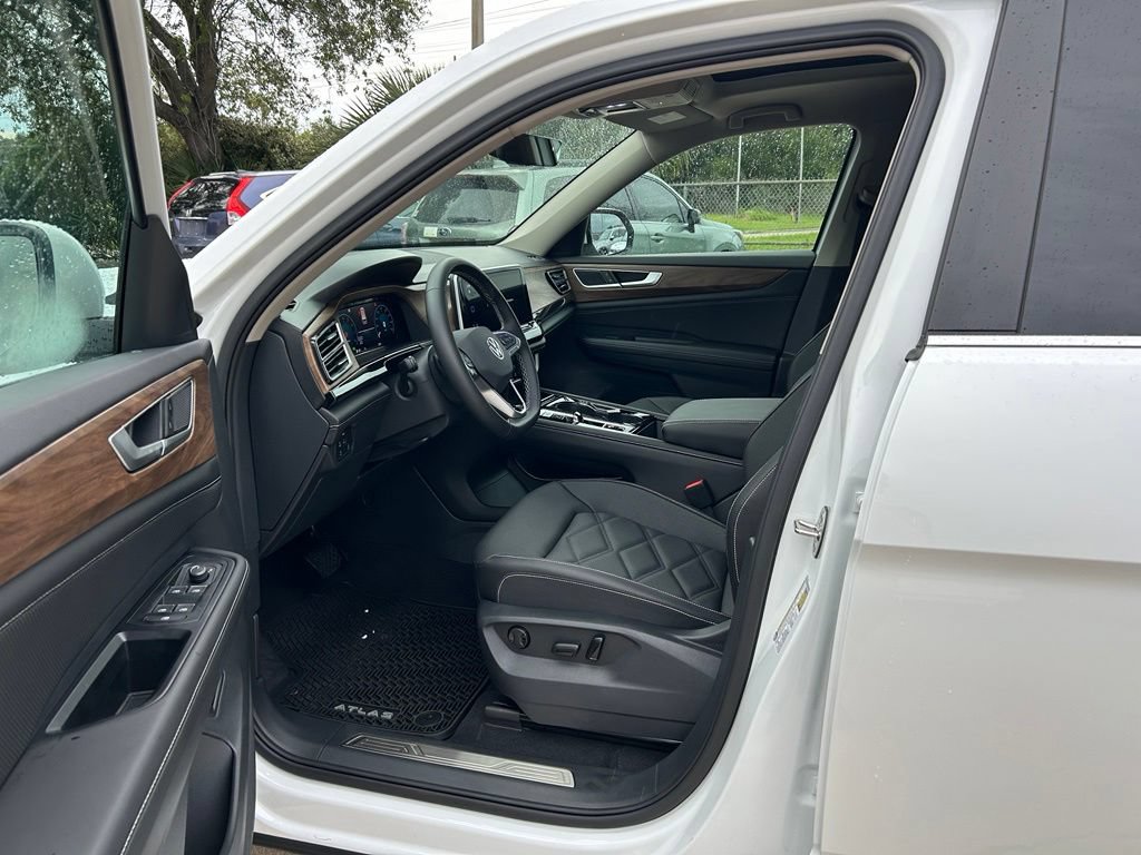 Certified 2026 Volkswagen Atlas SE FWD image 15