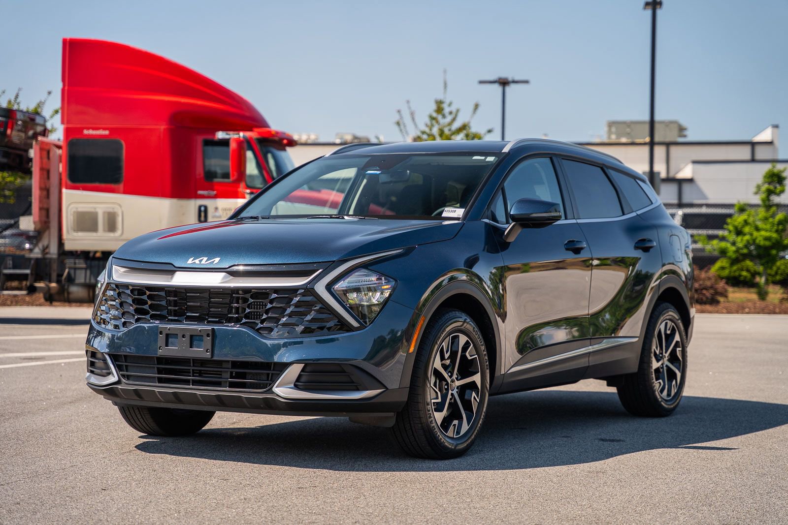 Used 2023 Kia Sportage EX image 3