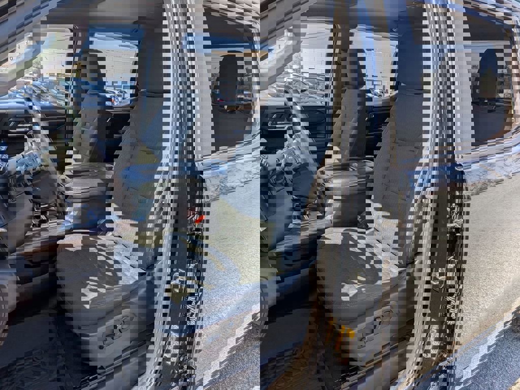 Used 2022 Chevrolet Silverado 1500 RST image 8