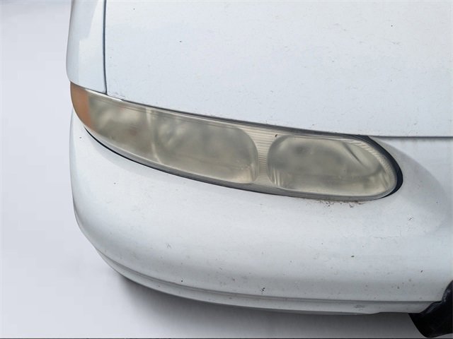 Used 2004 Oldsmobile Alero GL image 9