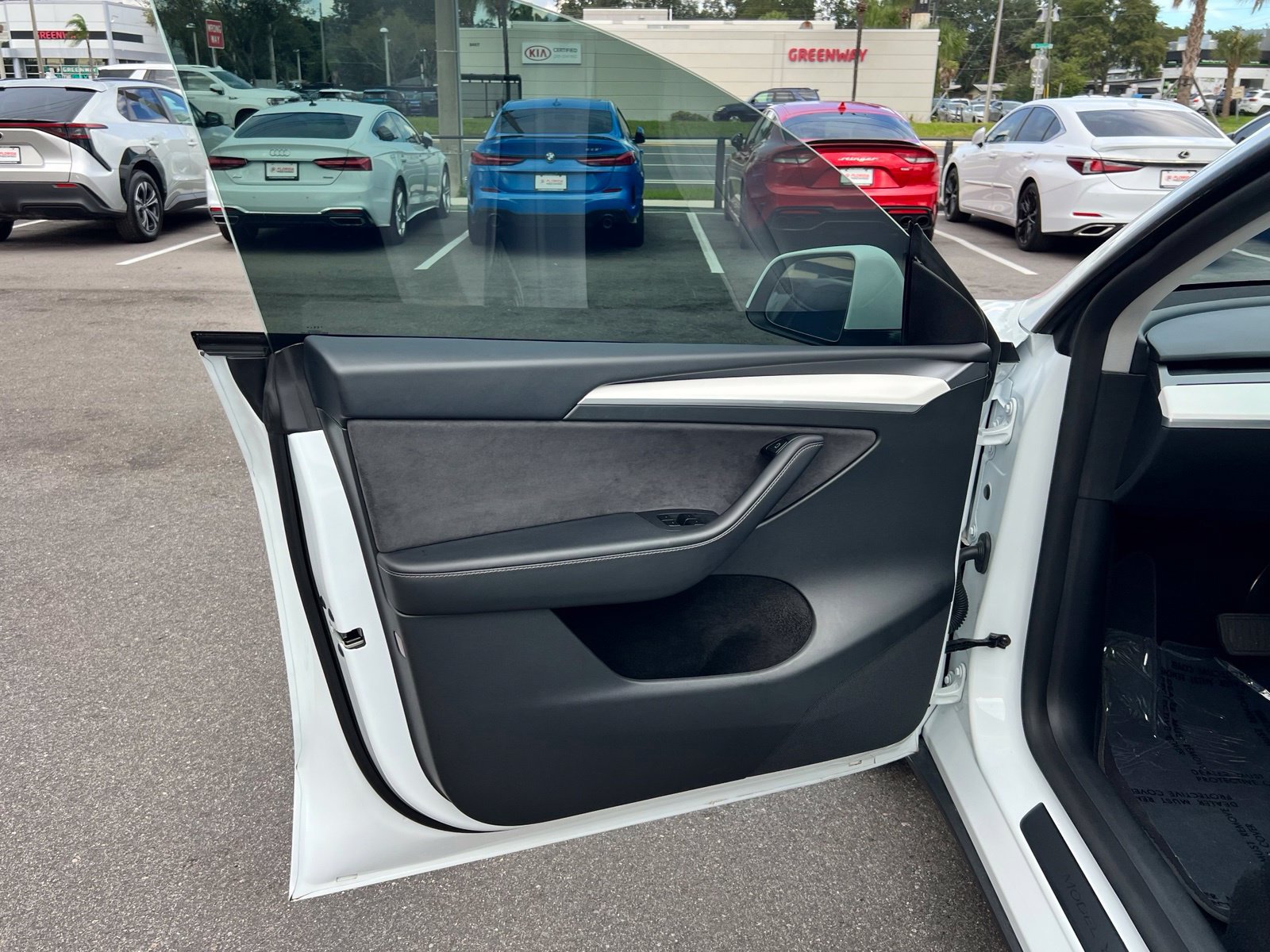 Used 2025 Tesla Model Y Long Range RWD image 29