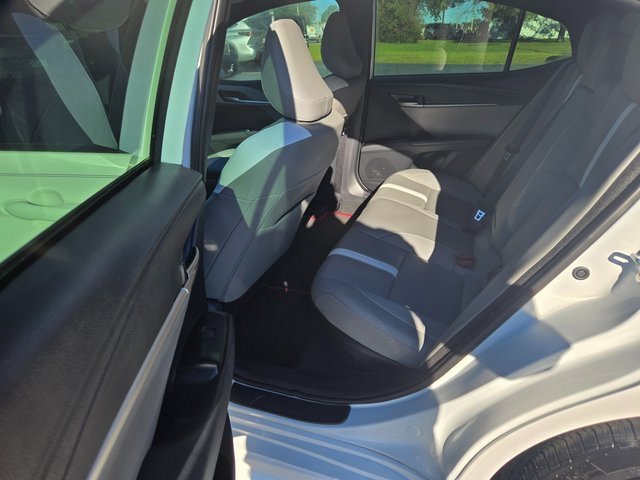 Used 2025 Toyota Camry SE image 19