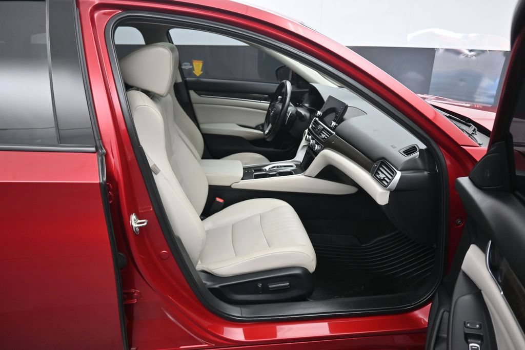 Used 2018 Honda Accord Touring image 45