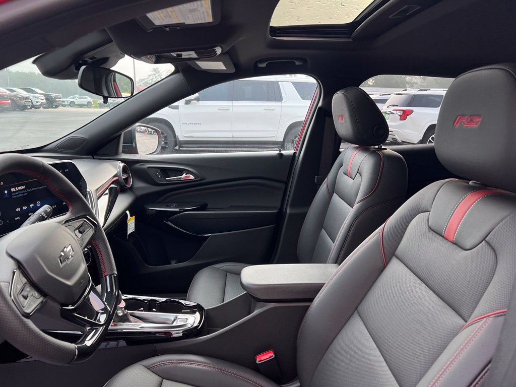 New 2026 Chevrolet Trax RS w/ Sunroof Package FWD image 11
