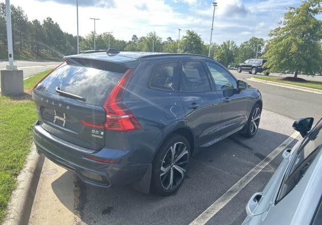 Used 2023 Volvo XC60 B5 Ultimate w/ Climate Package AWD/4WD image 5