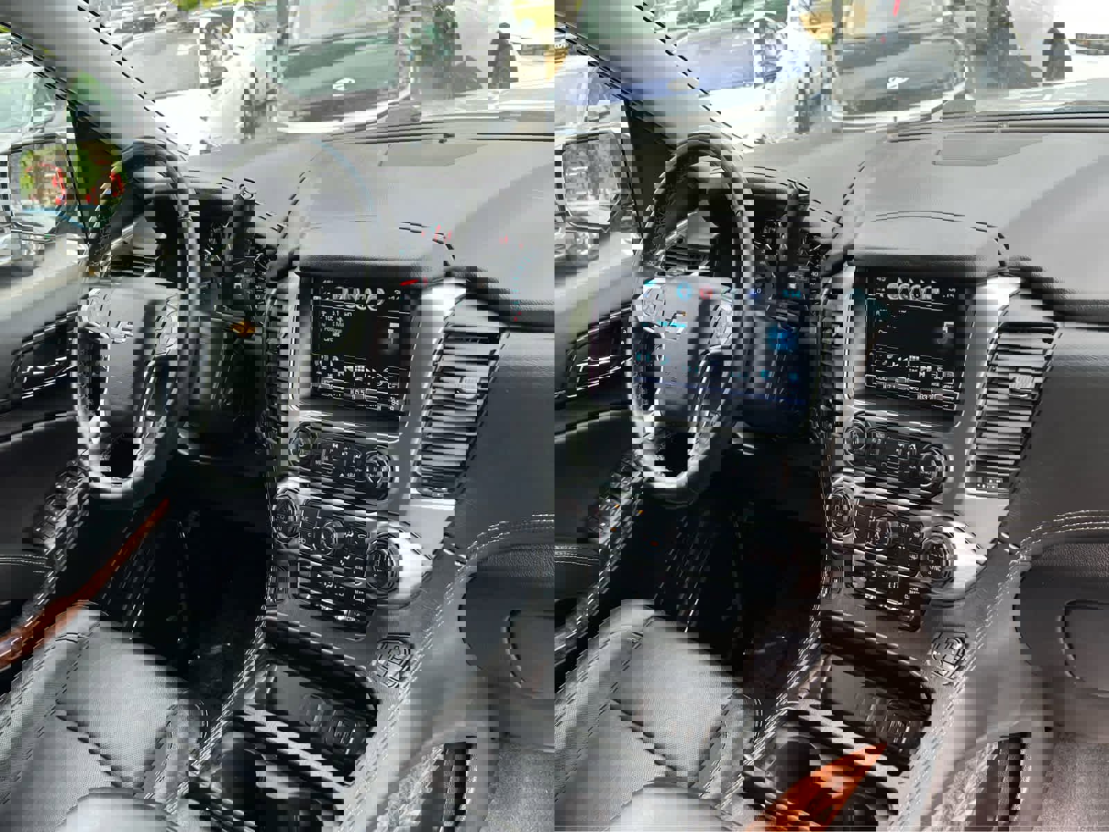 Used 2020 Chevrolet Suburban Premier image 20