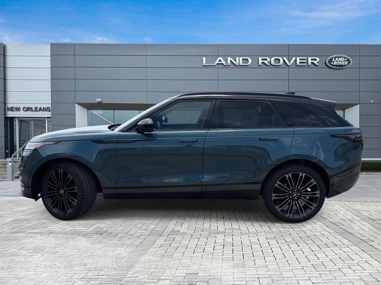 New 2026 Land Rover Range Rover Velar Dynamic SE AWD/4WD image 2