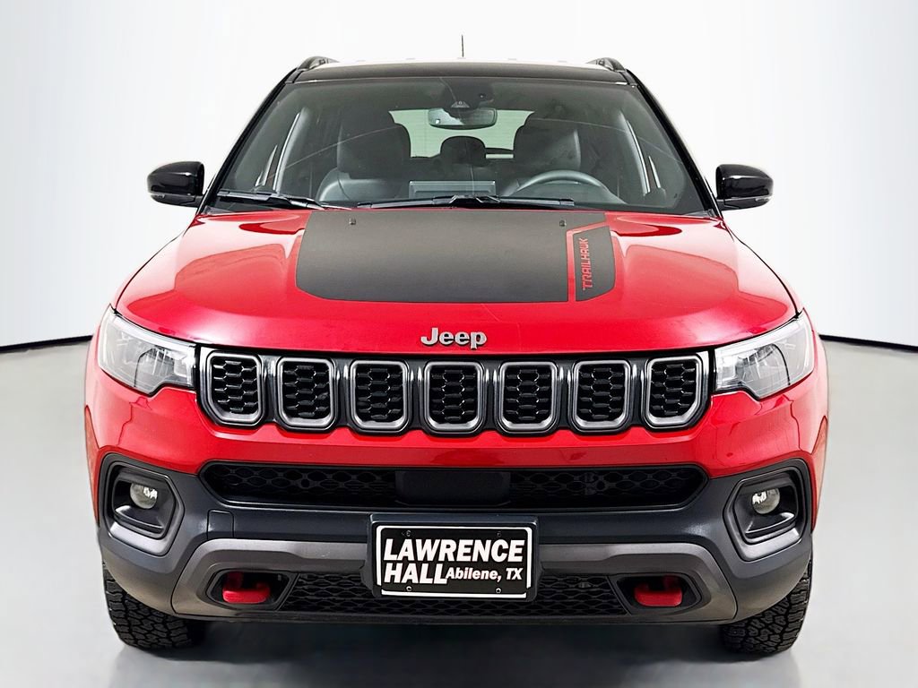 Used 2025 Jeep Compass Trailhawk AWD/4WD image 2